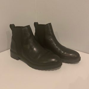 STEVE MADDEN - black leather chelsea boots
